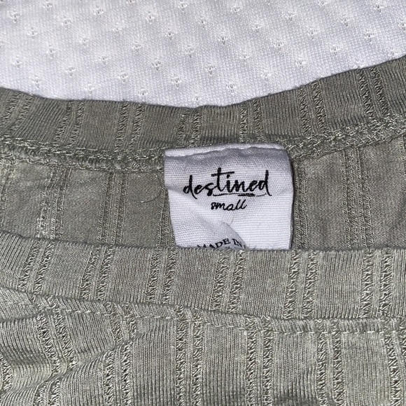 Light green crop top - Picture 2 of 3